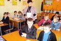 Бібліотечну годину  у 5-Б класі проводить шкільний бібіліотекар Большова Н.О.
